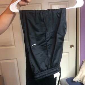 Athletic pants